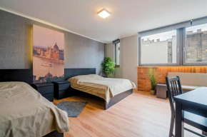 FREE PARKING, AC, WIFI apartment in the center